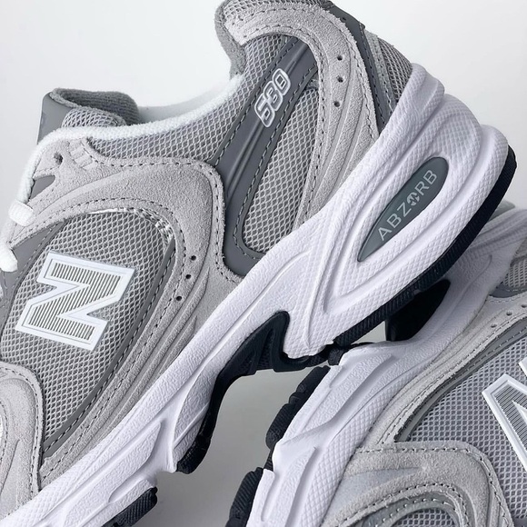 NEW BALANCE 530 IN RAINCLOUD WITH SHADOW GREY & SILVER METALLIC Sneakers size 8 - Picture 4 of 9